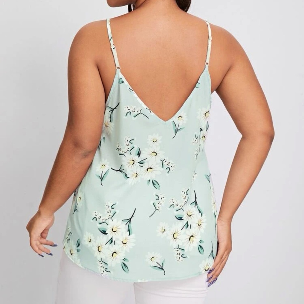 🌼 Floral Tank 🌼 - Picture 3 of 7